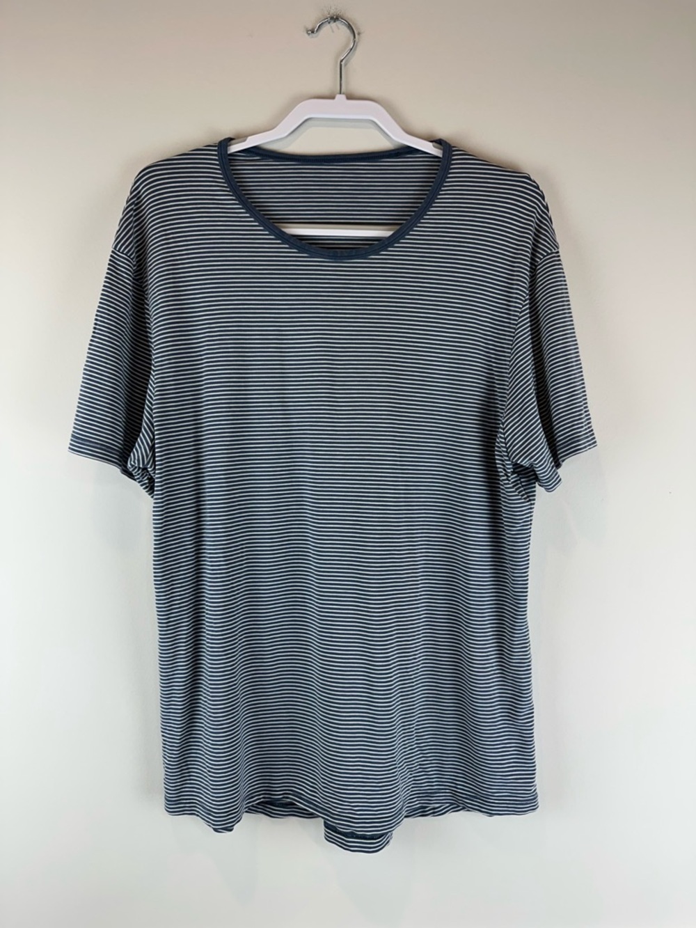 Lululemon Men’s Blue Delta Stripe 5 Year Basic Athletic Athleisure Tee Shirt XXL